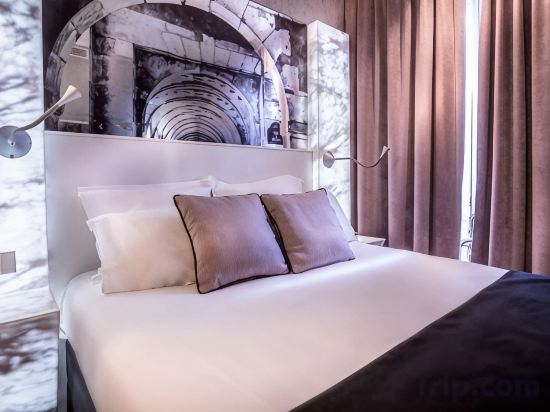 Hotel Marais Grands Boulevards - Tap to explore photos