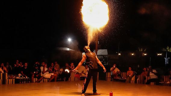 ดูไบ: ซาฟารีทะเลทราย, ขี่อูฐ, การแสดง และอาหารค่ำ (ตัวเลือก)