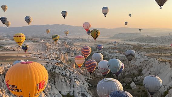 Cappadocia Sunrise Hot Air Balloon Flight / Discovery Balloons