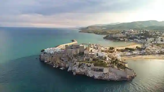 Game of Thrones Peñiscola and Vilafamés Guided Tour from Valencia