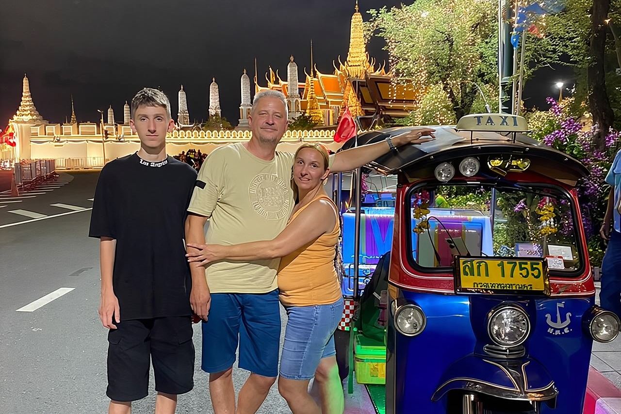 ทัวร์กรุงเทพยามค่ำคืน: รับประทานอาหาร วัด และรถตุ๊กตุ๊ก