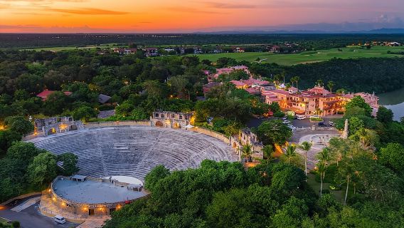 Romana: Höhle der Wunder und Chavón aus Santo Domingo.