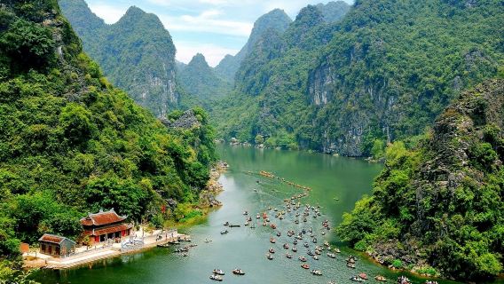 Hanoi Tam Coc Ninh Binh (Hoa Lu Ancient Capital + Trang An Scenic Complex + Mua Cave) 1-day tour