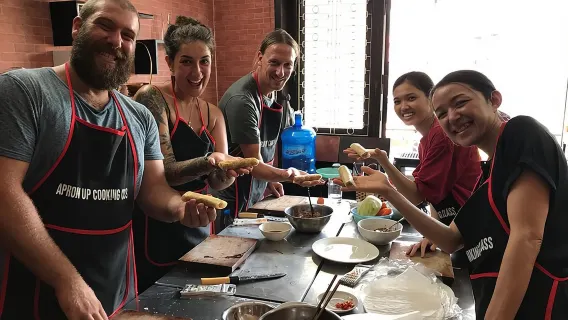 5 Traditional Dishes Hanoi Cooking Class with Market Trip