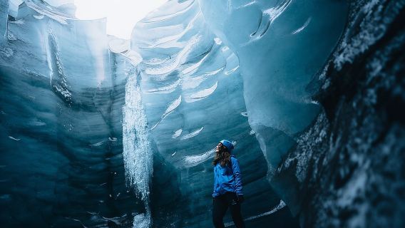 Hang băng núi lửa Katla - Tour xe Jeep siêu sang từ Vik