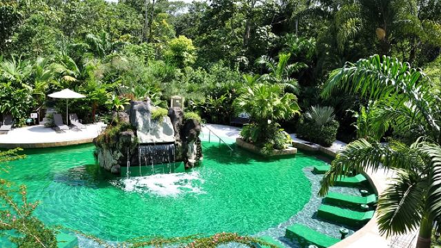 Kombi-Tour zum Vulkan Arenal, Wasserfall La Fortuna und Thermalquellen mit Mittag- und Abendessen