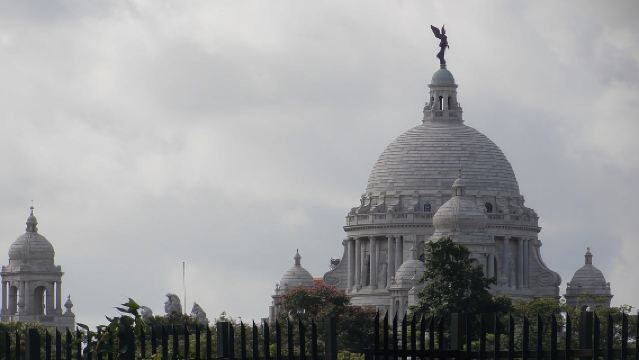 ทัวร์เดินชมมรดกราช