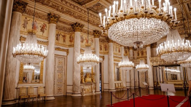 Turin: Tur Berpemandu Kelompok Kecil Istana Kerajaan Savoy
