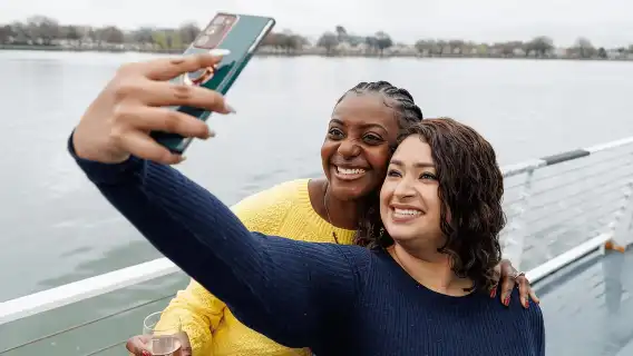 華盛頓特區：感恩節自助午餐河上遊船