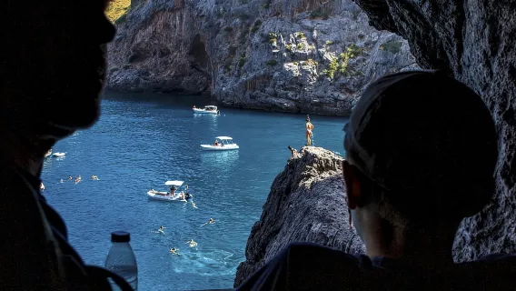 Tour por la isla de Mallorca con barco, tren, tranvía y autobús