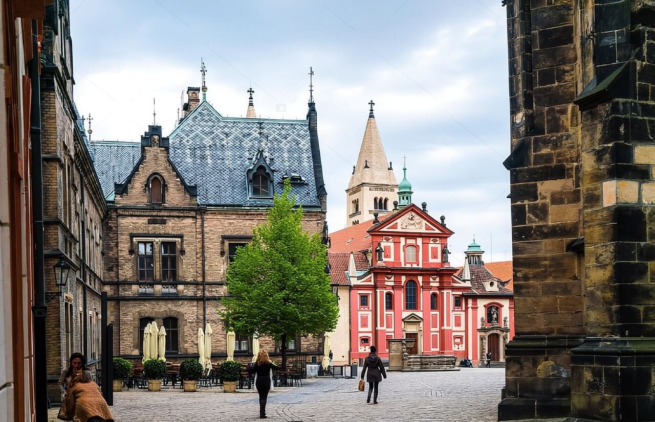 3-Hour Prague Castle & Interiors Tour