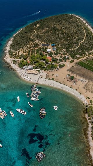 Split: Blue Cave & Hvar Small-Group Speedboat Tour
