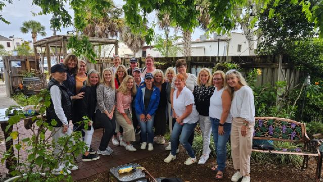 St. Augustine: Walking Tour with Wine, Cocktails, and Food