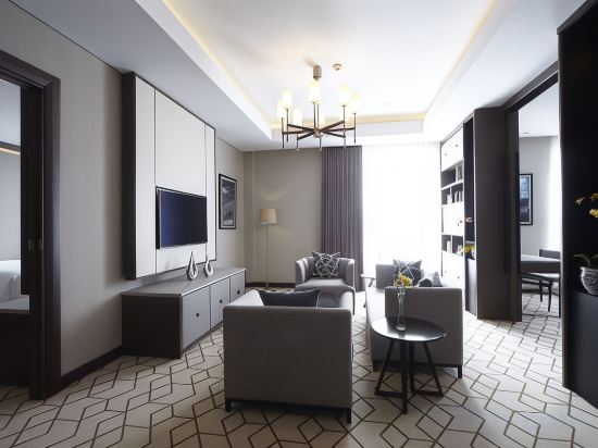 Wyndham Opi Hotel Palembang - Tap to explore photos