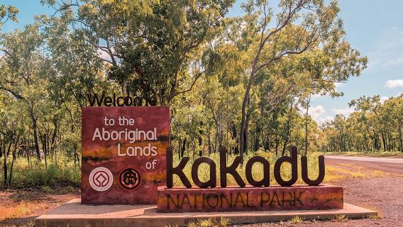 Kakadu National Park one-day tour in Northern Territory with Transfer from Darwin to Adelaide River + Crocodile Cruise