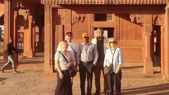 From Agra: Private Fatehpur Sikri Tour sightseeing All Inclusive