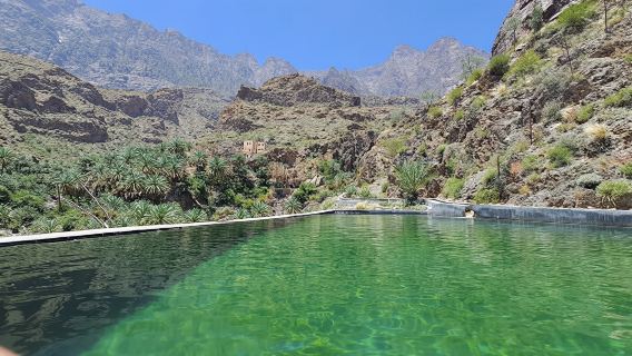 Private Tour to Wadi Sahtan and Natural Pools from Muscat with Lunch