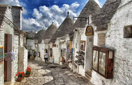 意大利巴里出發阿爾貝羅貝洛+馬泰拉一日遊(蘑菇村+薩西洞窟)