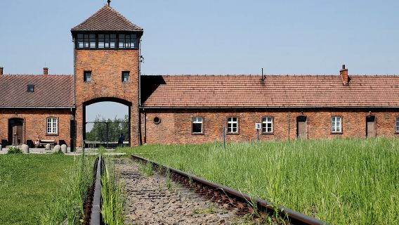 Lawatan Berpandu Auschwitz Birkenau dengan Jemputan Hotel dari Cracow