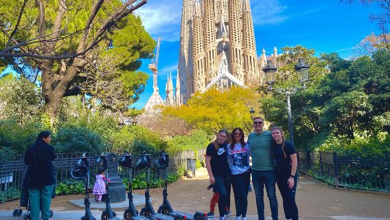 Barcelona Sagrada familia Electric Scooter or E-Bike Tour
