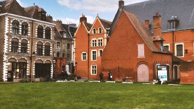 Lille Scavenger Hunt and City Highlights Walking Tour