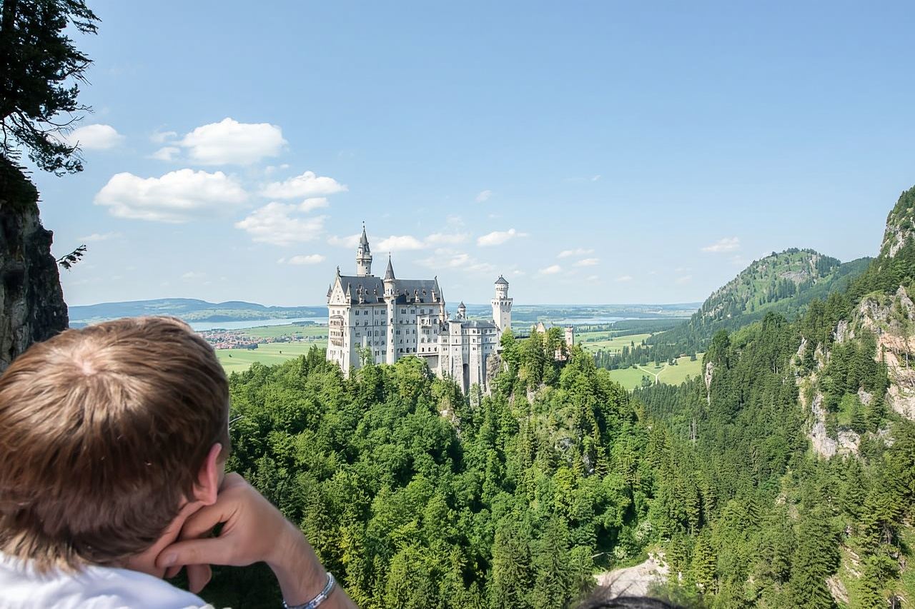 From Munich: Neuschwanstein & Linderhof Castle Full-Day Trip