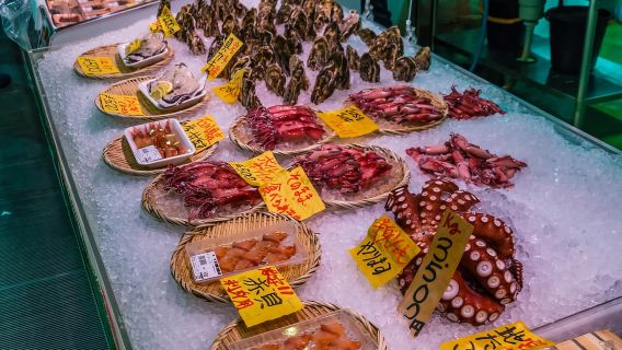 Tokyo: tour gastronomico di strada al mercato ittico di Tsukiji con degustazione