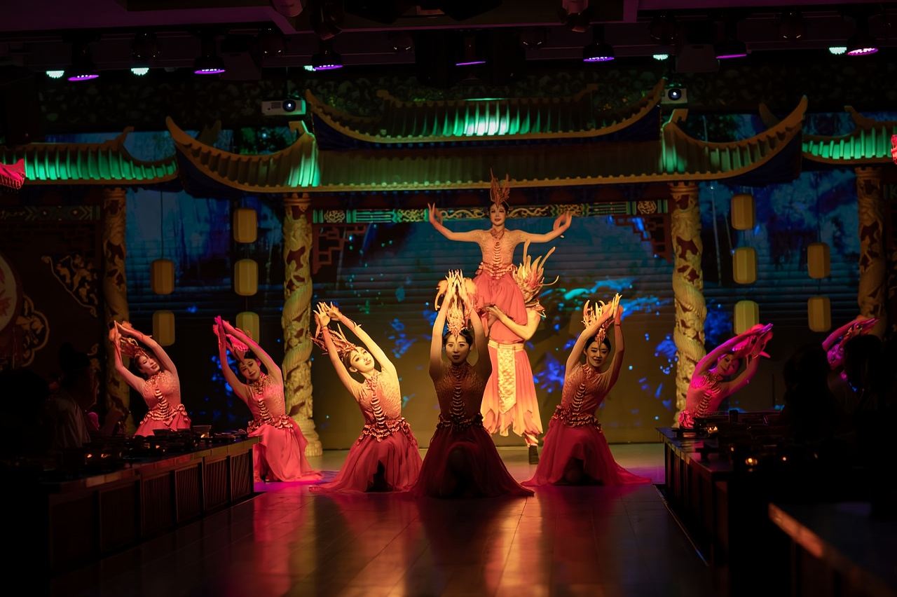 Harbin HONG MEN YU YAN Experience (Royal Feast + Exquisite Performance + Imperial Dining + Interactive Games + Historical Culture + Optional Ancient Costume Experience)