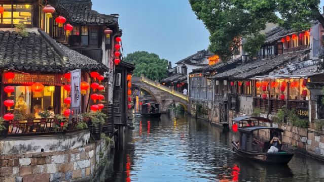 Hangzhou Round-Trip: Wuzhen + East Scenic Zone + West Scenic Zone | Multi-Language Guide (Including English) - Customized Private Charter