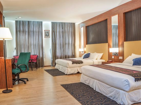 Hotel Pen Mutiara - Tap to explore photos