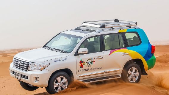 레드 듄에서 즐기는 바비큐 저녁 식사와 함께 즐기는 프리미엄 두바이 사막 사파리