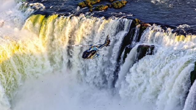 Volo panoramico in elicottero sulle cascate di Iguazu