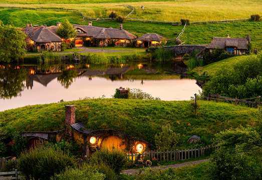 New Zealand Hobbiton™ Movie Set Tours + Wai-O-Tapu Thermal Wonderland 1-day tour [Round-trip from Auckland + Small group tour]