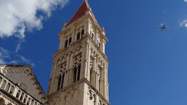 ทัวร์นำเที่ยวครึ่งวัน สปลิต และ ทรอกีร์