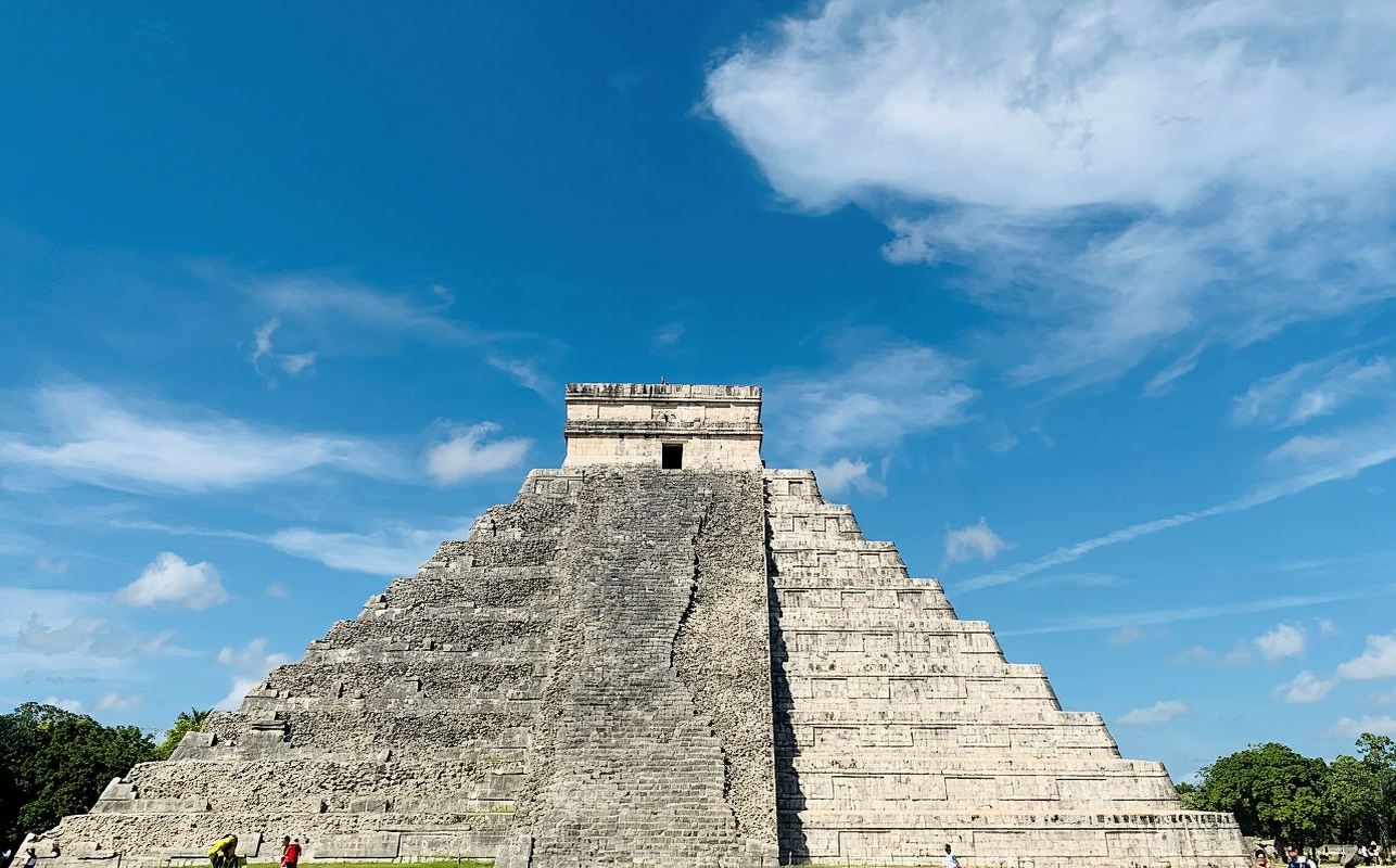 Cancun Departure: Chichen Itza + Instagrammable Double Cenote Day Tour [Join-in Tour]