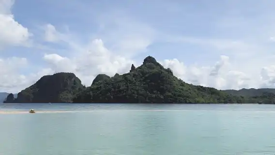 El Nido Tour B Hidden Caves & Island Escapes