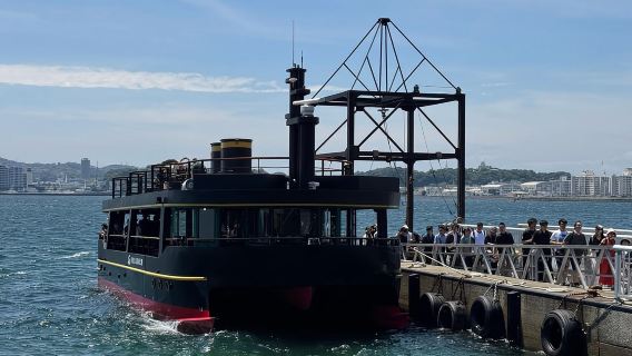 Yokosuka: Guided Island Tour to Sarushima's Forgotten Port