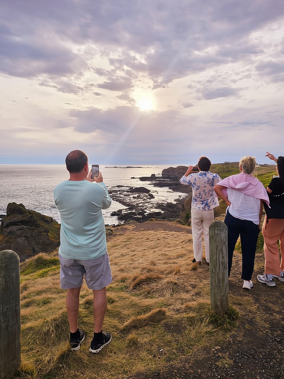 Phillip Island: Golden Hour Penguin Express Tour