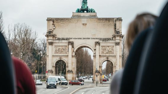 มิวนิก: ทัวร์รถบัสเมือง & ทัวร์สนามอัลลิอันซ์อาเรนาแห่งสโมสรฟุตบอลบาเยิร์นมิวนิก