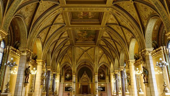Budapest: Visita guiada al edificio del Parlamento en español