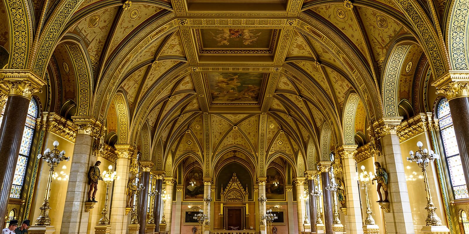 Budapest: Visita guiada al edificio del Parlamento en español