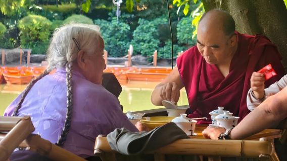 Chengdu Tea-Tasting Trip: Accompanied by a Guide, Seek the Tea Fragrance amidst Millennium-Old Charm