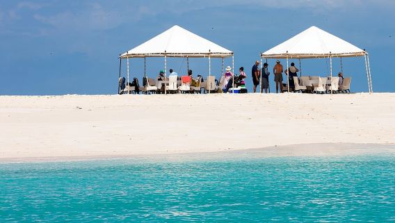 Zanzíbar: excursión en barco a la Isla de la Prisión y Nakupenda con comida incluida