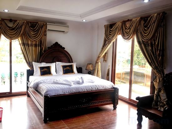 Emerald BB Battambang Hotel Room Type - VIP Room with Balcony