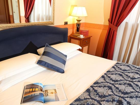 Antico Palazzo Rospigliosi Room Type - Classic Double or Twin Room Antico Palazzo Rospigliosi Room Type - Classic Double or Twin Room