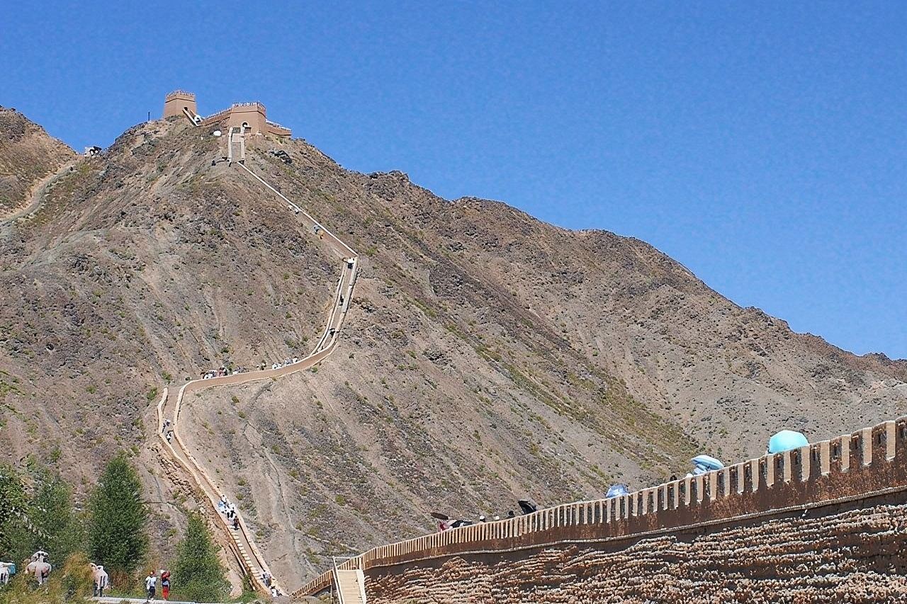 Dunhuang: Private Full-Day Tour to Jiayuguan & Xuanbi Great Wall