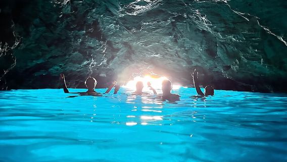 Blue & Green cave,Šunj beach - with drinks small group speedboat
