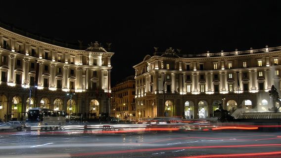Tesoros del Crepúsculo: Un recorrido nocturno por la rica historia de Roma