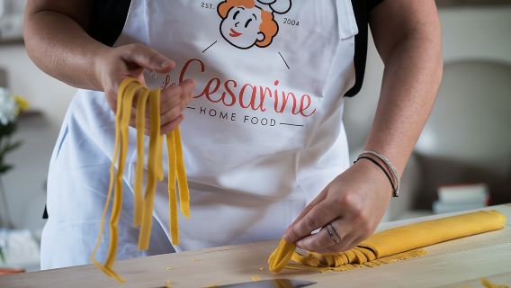 Lunch or dinner and cooking show at a Cesarina's house in Bologna
