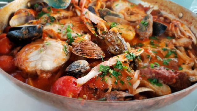 Visite gastronomique de la vieille ville de Dubrovnik : expérience en petit groupe